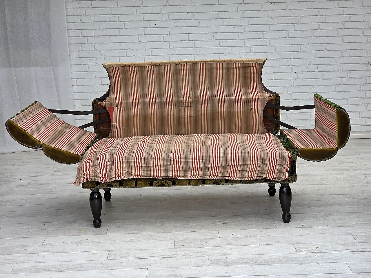 Divano danese 2 posti con braccioli ribaltabili, velluto, anni '30 10