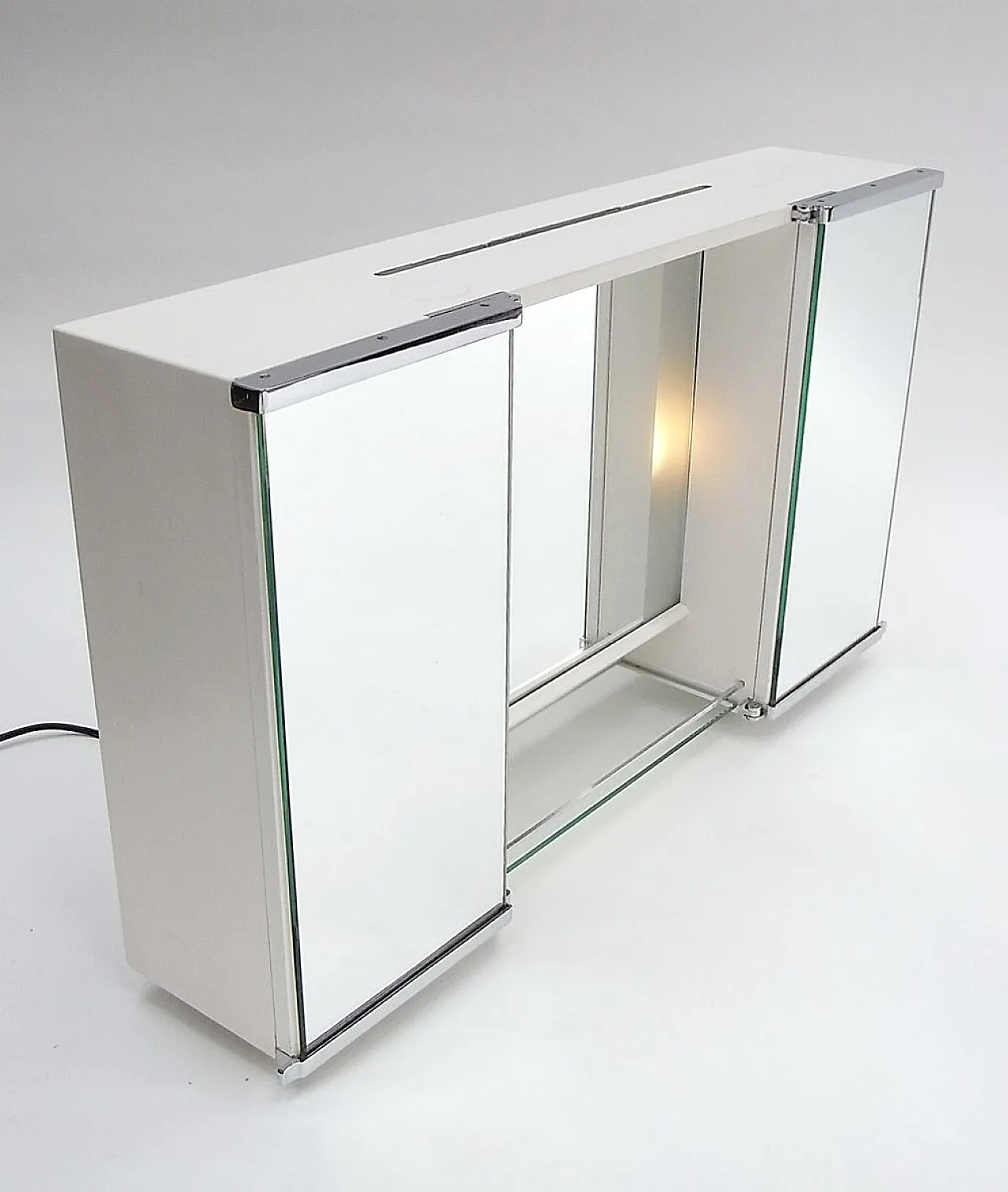 Mid-Century chest of drawers from Laboureau, 1940s 2