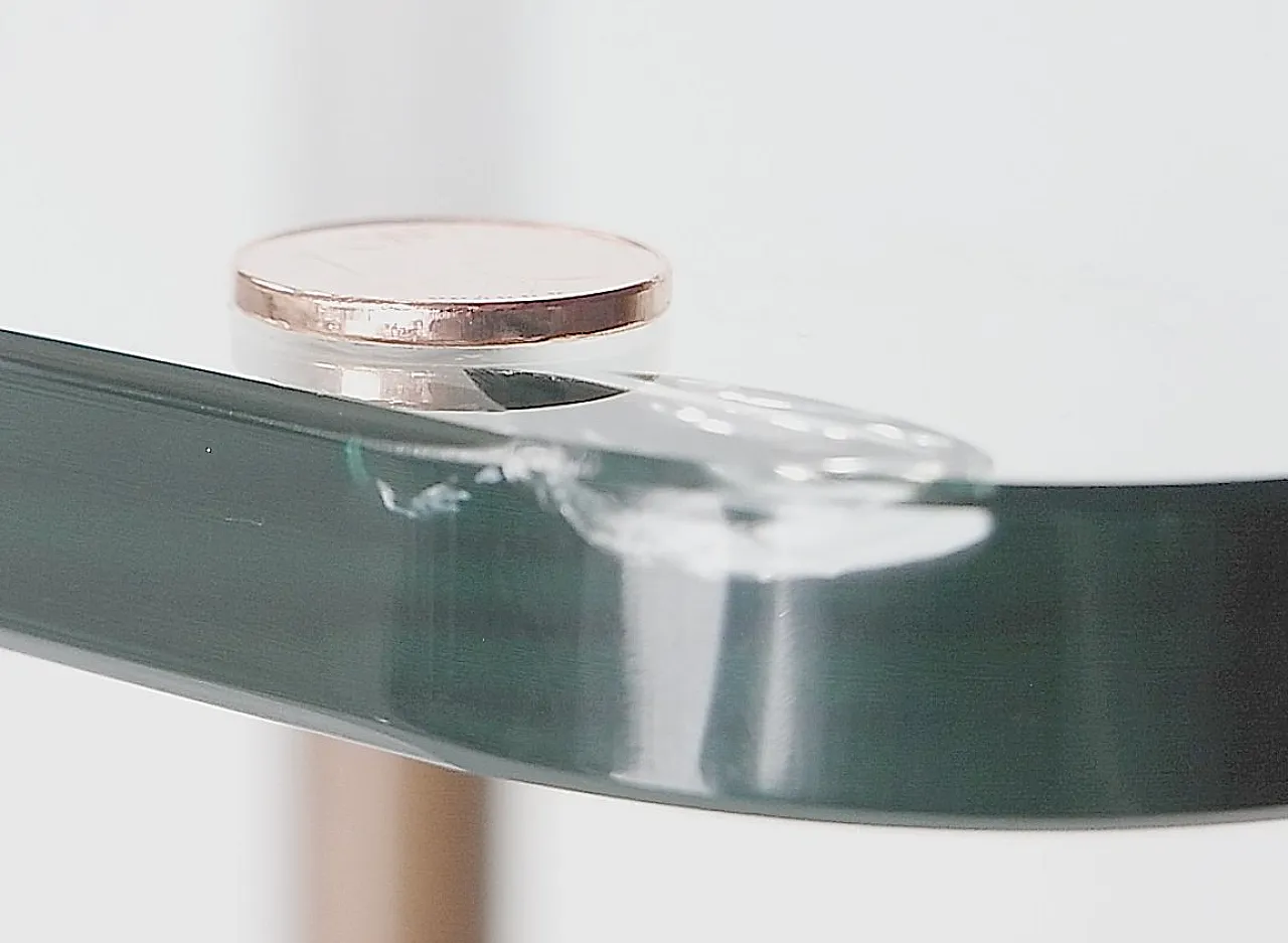 Coppia di tavolini in vetro e ottone di Fontana Arte (Attr.), anni '60 8