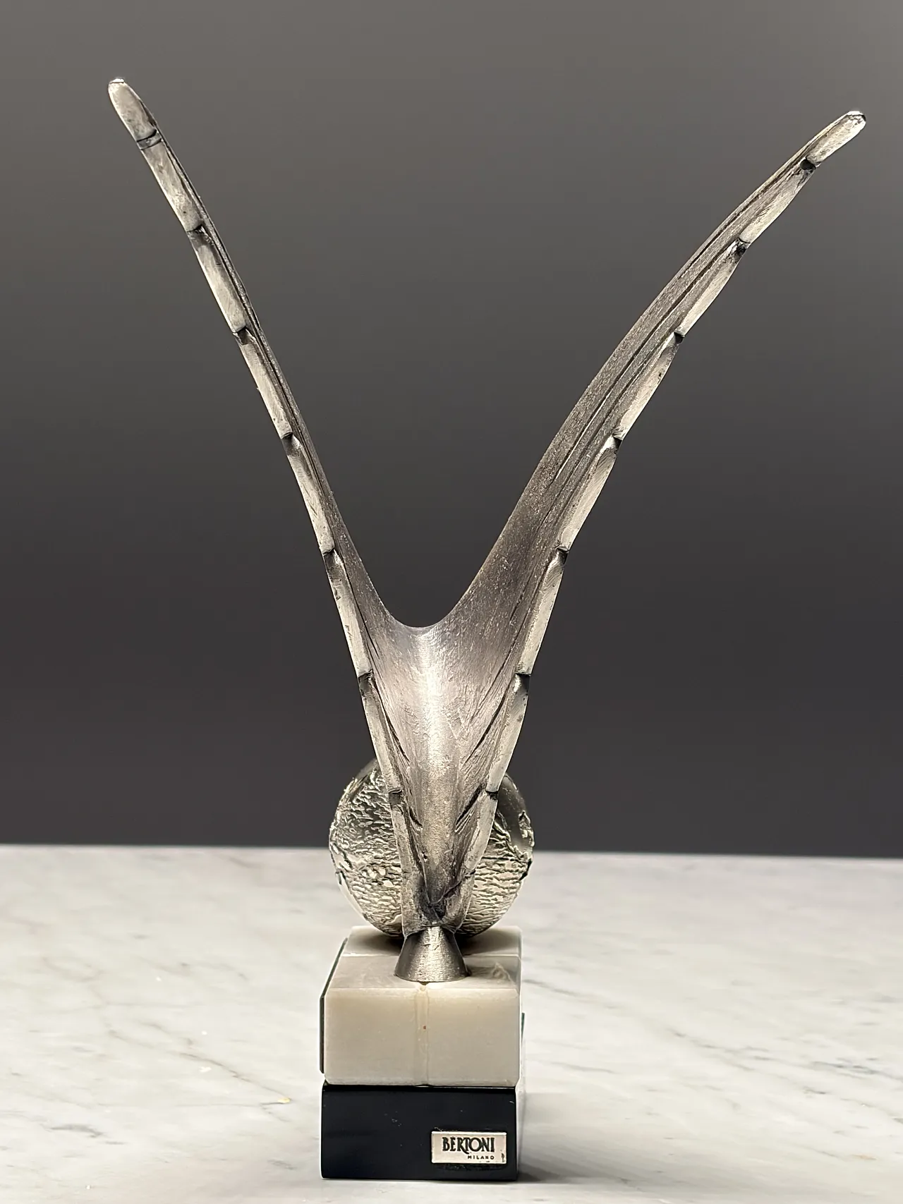 Olympic trophy awarded by President IOC Juan Antonio Samaranch, 80s 5