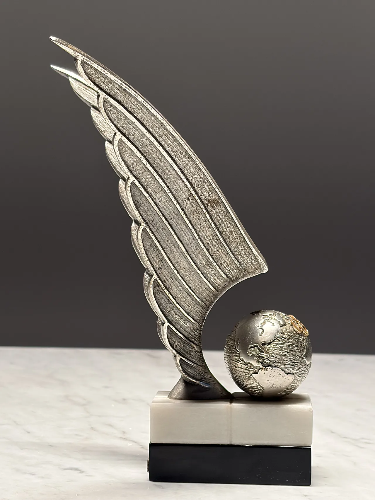 Olympic trophy awarded by President IOC Juan Antonio Samaranch, 80s 6