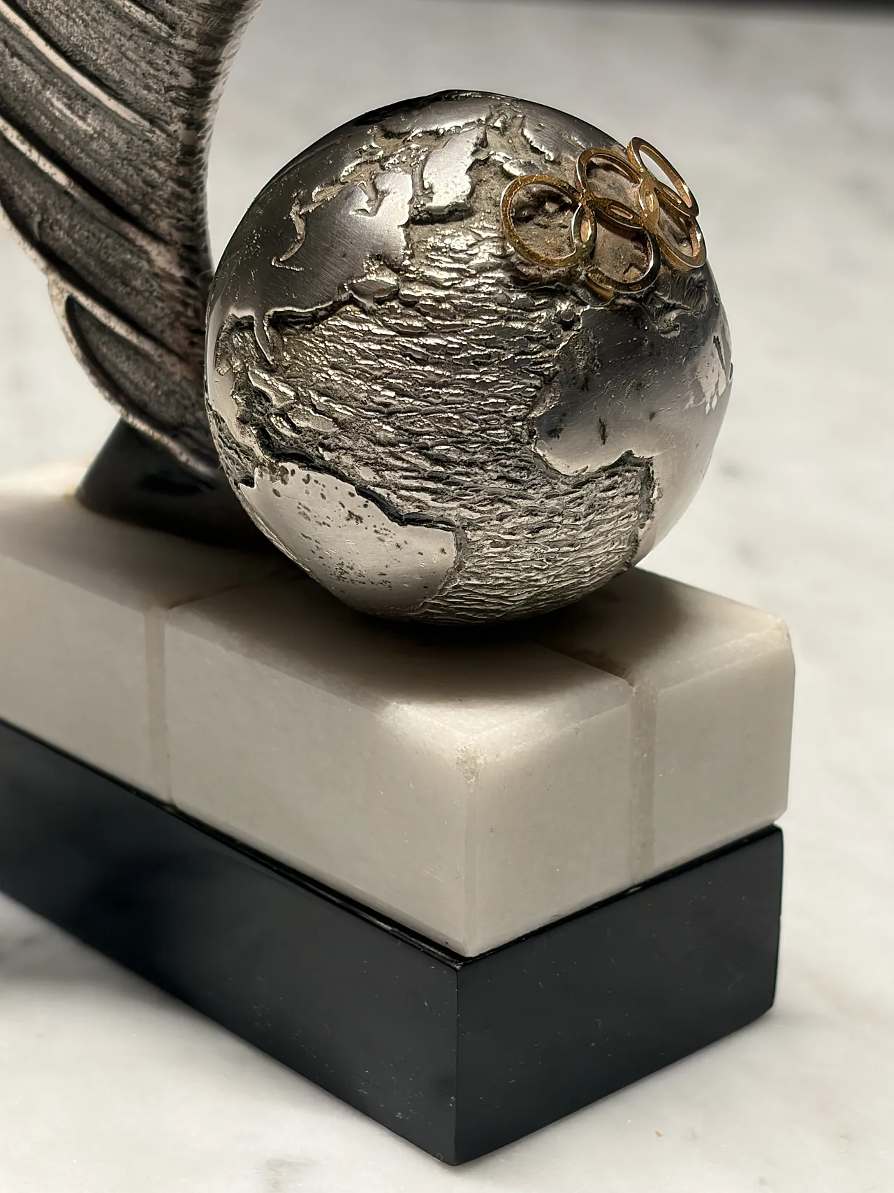 Olympic trophy awarded by President IOC Juan Antonio Samaranch, 80s 10