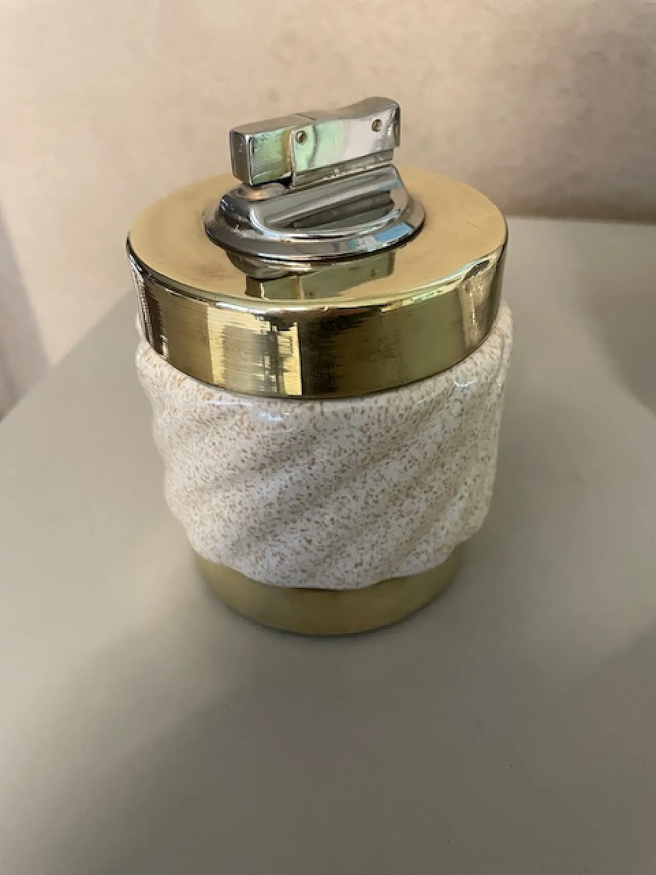 Ostrich beige ceramic lighter by Tommaso Barbi 1