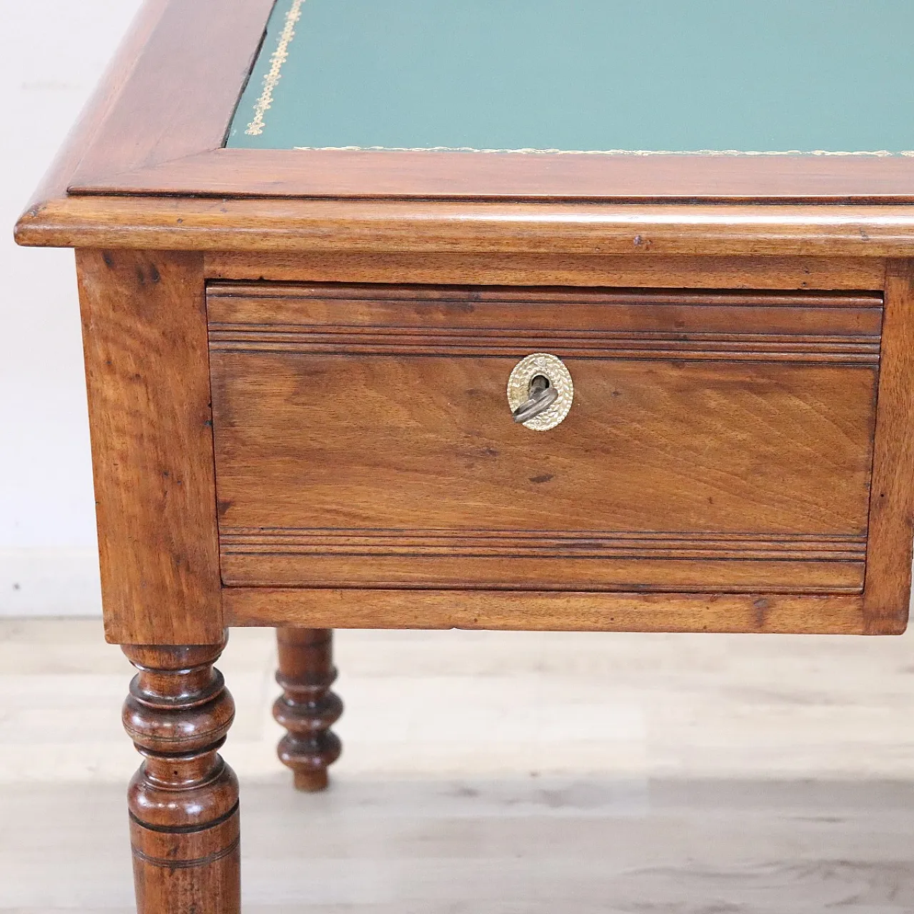 Louis Philippe walnut desk with green top restored, mid-19th century 4