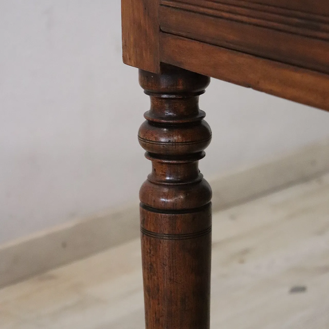 Louis Philippe walnut desk with green top restored, mid-19th century 15