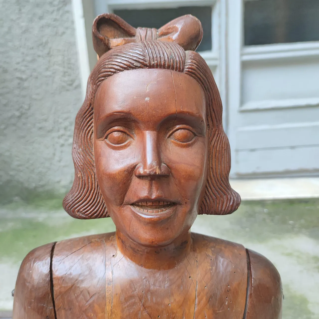 Wooden articulated theatrical mannequin, early 20th century 9