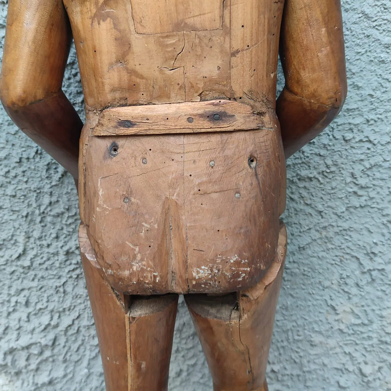 Wooden articulated theatrical mannequin, early 20th century 15