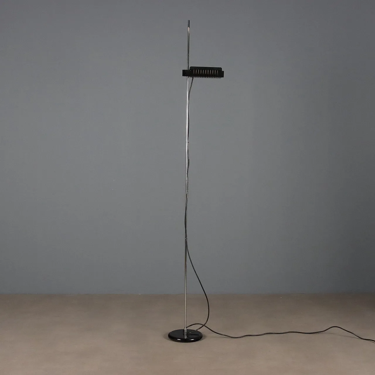 Lacquered and chrome metal floor lamp, 20th century 4