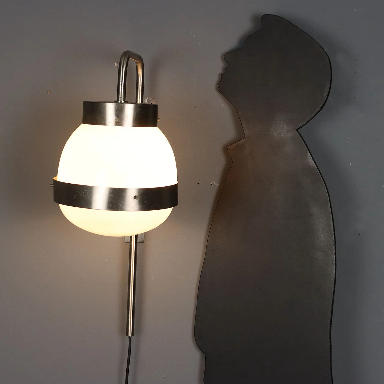 Applique regolabile in metallo spazzolato con diffusore in vetro, '900 2