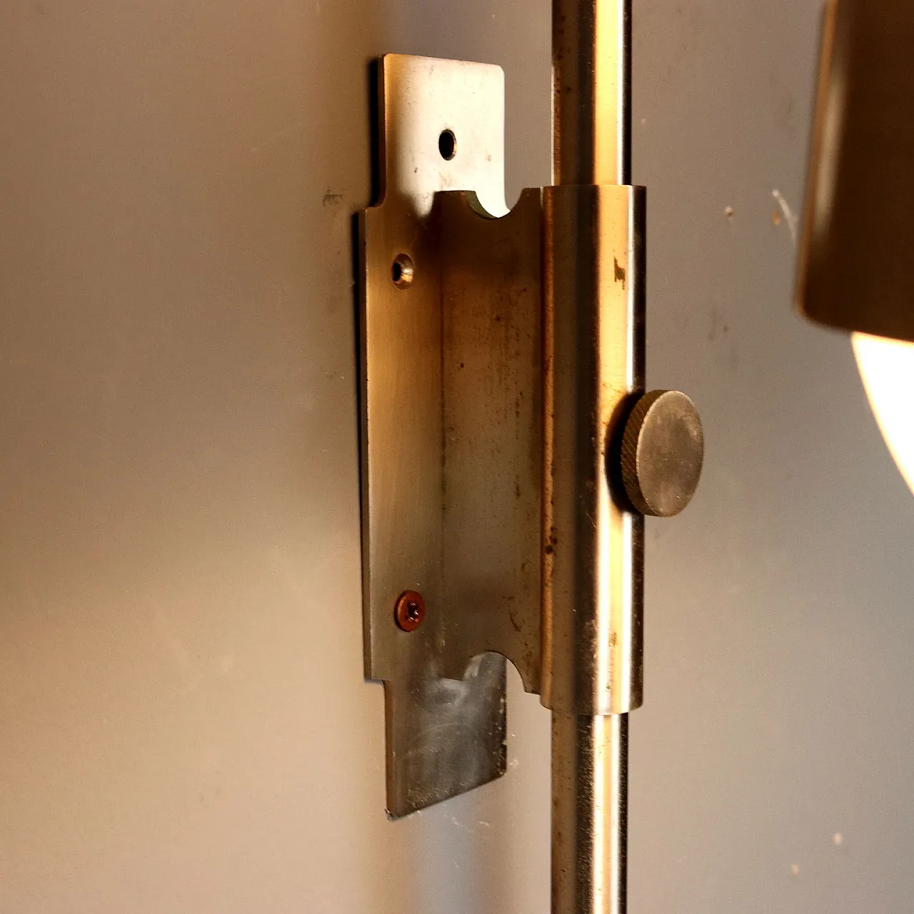 Applique regolabile in metallo spazzolato con diffusore in vetro, '900 5