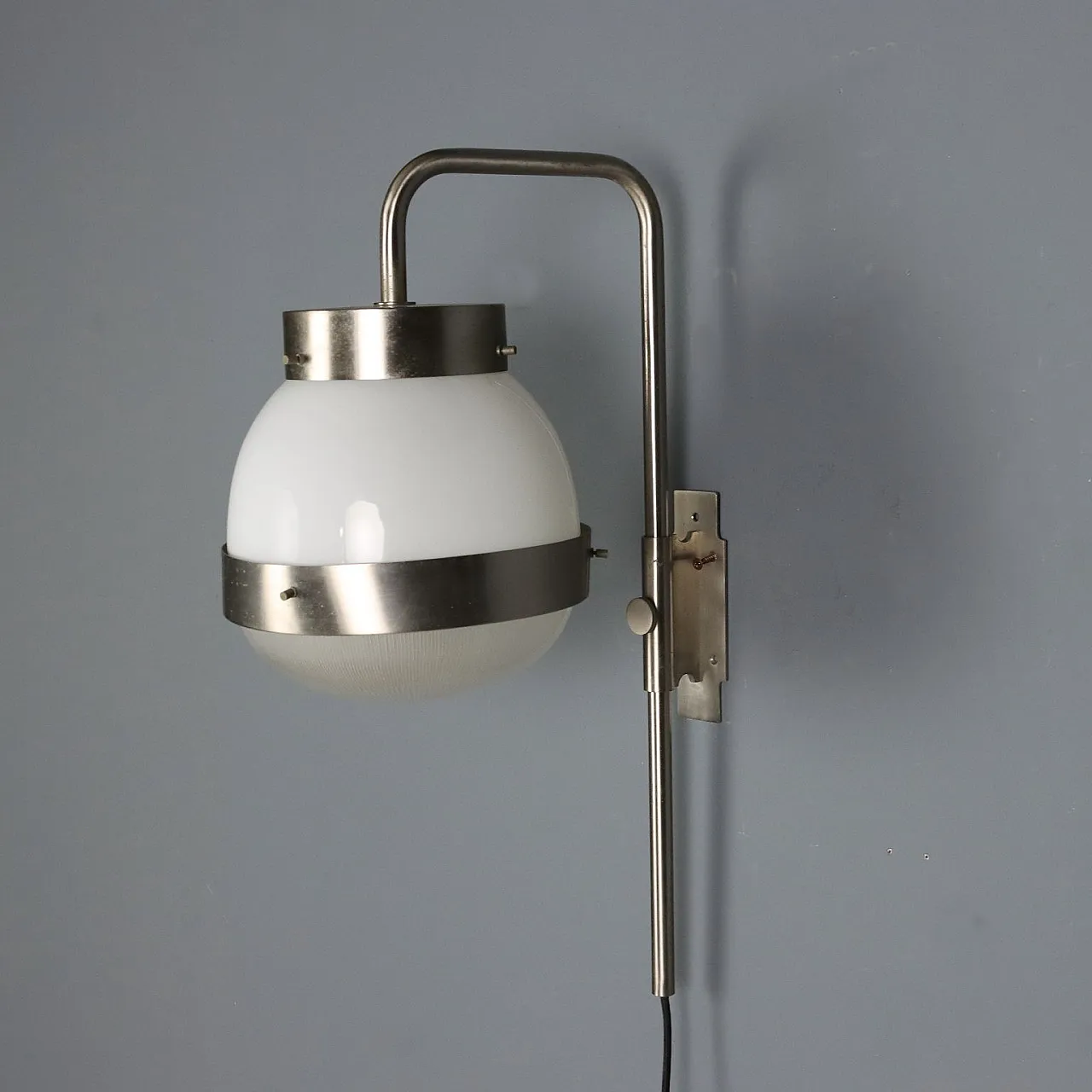 Applique regolabile in metallo spazzolato con diffusore in vetro, '900 6