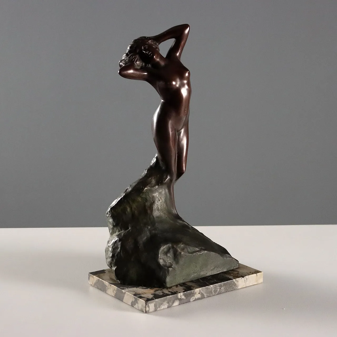 Female nude, bronze sculpture with marble base, 20th century 1