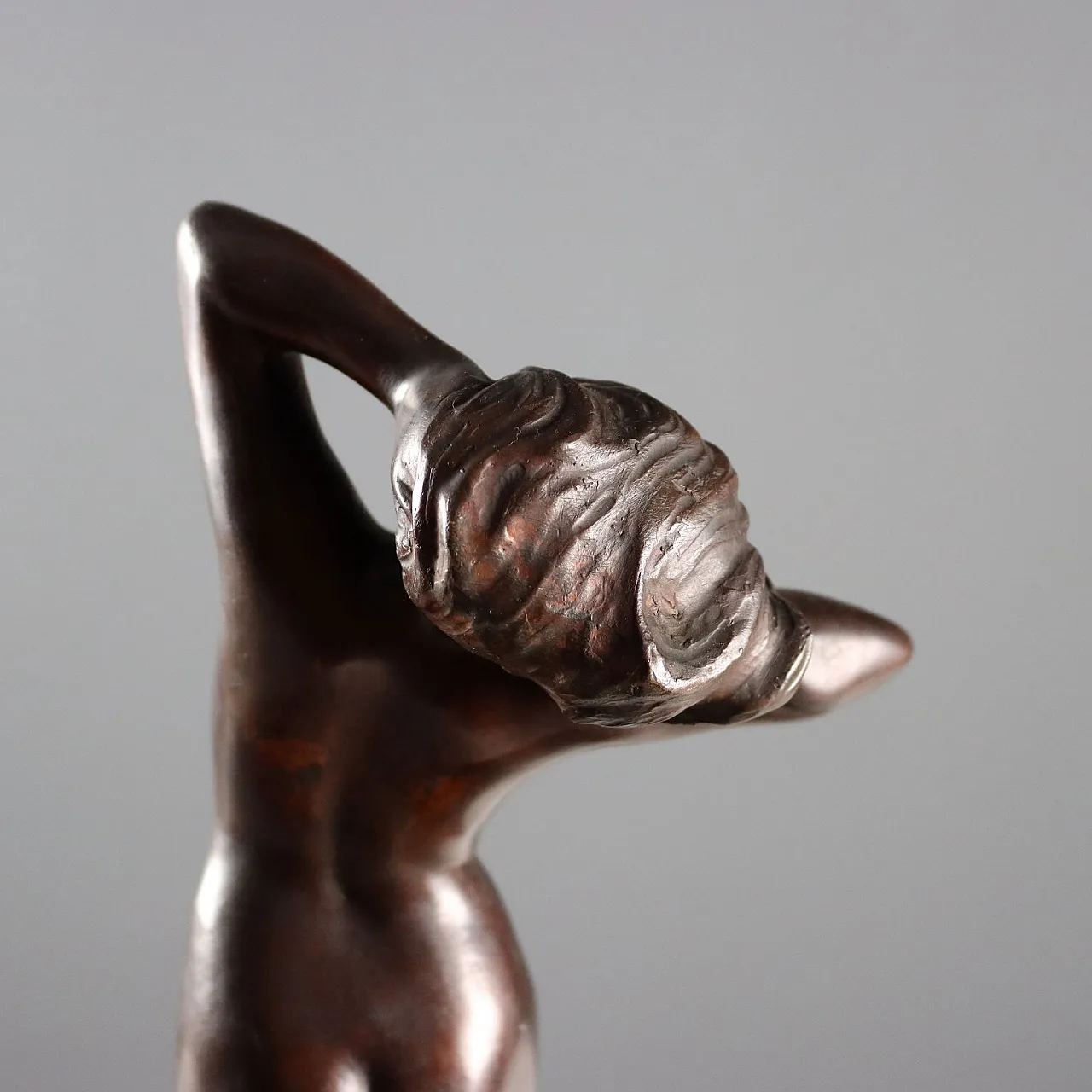 Female nude, bronze sculpture with marble base, 20th century 8