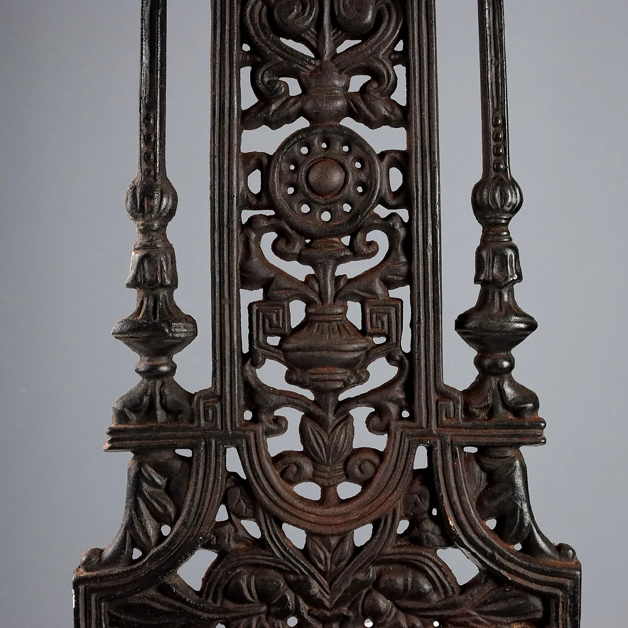 Cast iron umbrella stand, 20th century 5