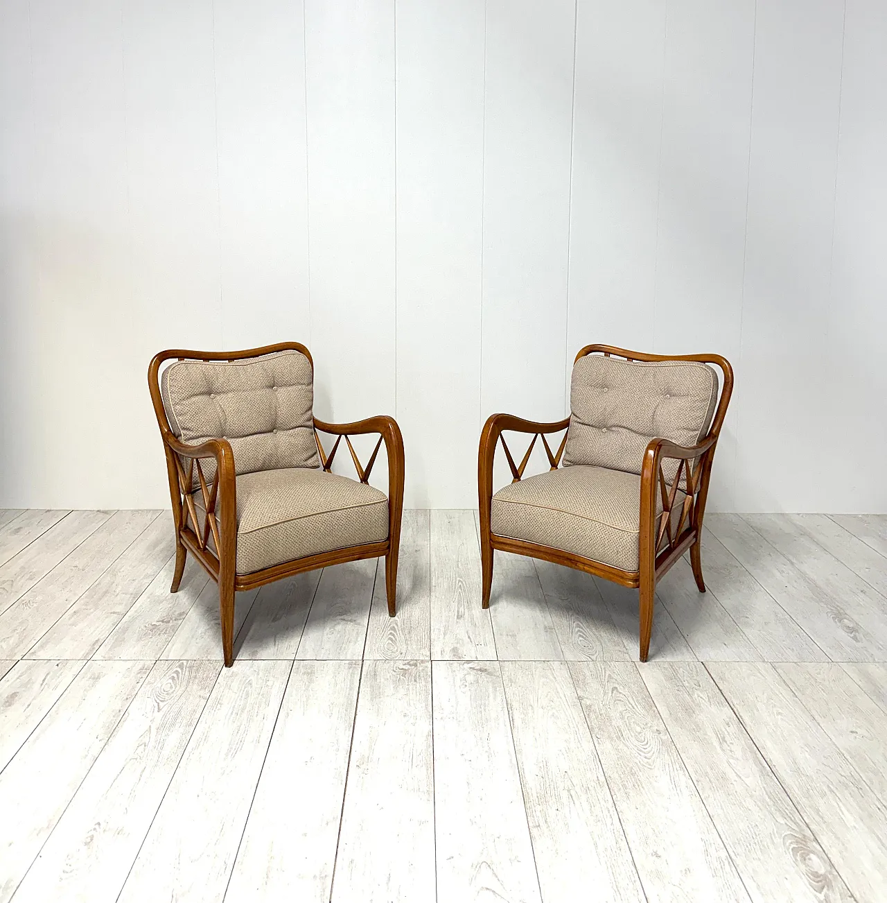 Coppia di poltrone attribuite a Paolo Buffa, anni '50 2