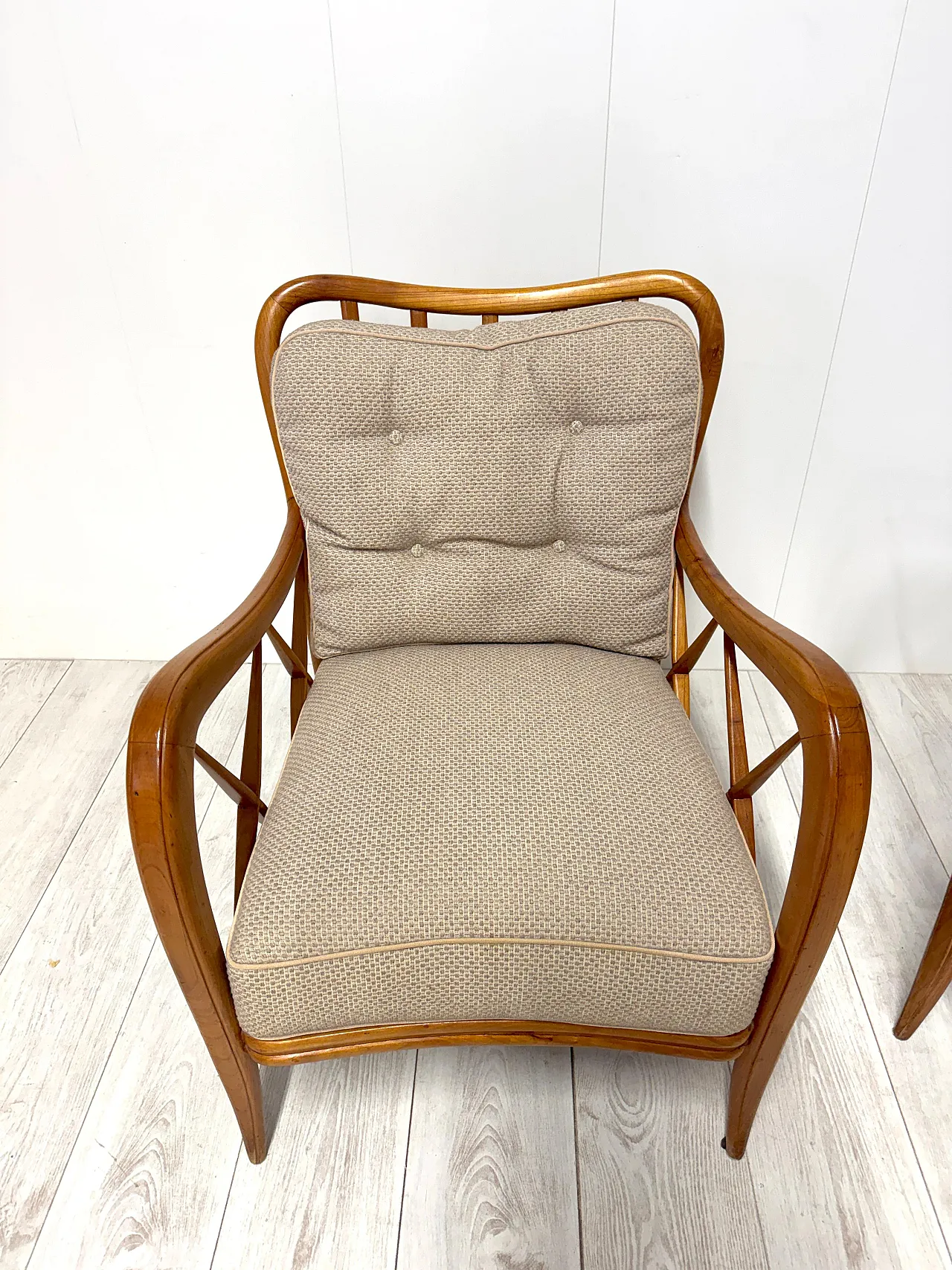 Coppia di poltrone attribuite a Paolo Buffa, anni '50 15