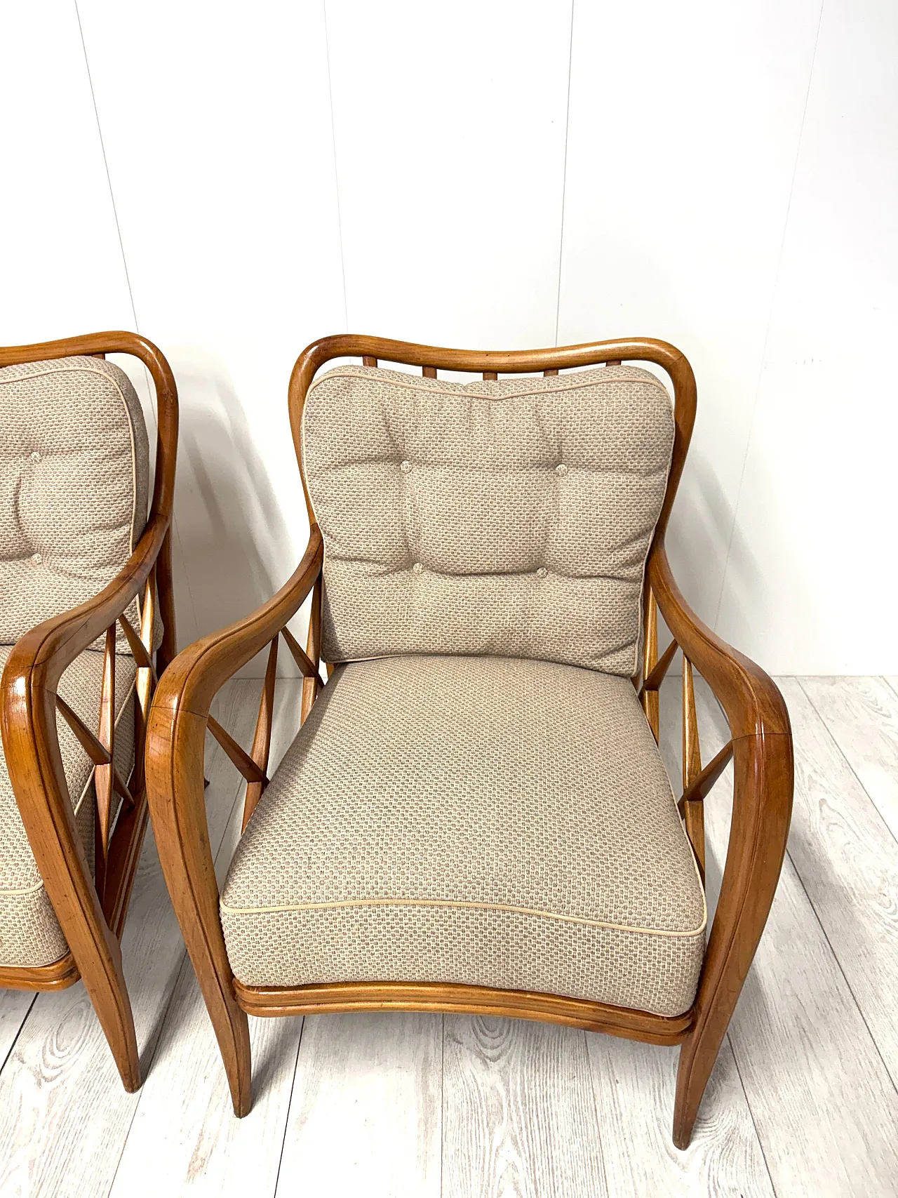 Coppia di poltrone attribuite a Paolo Buffa, anni '50 16