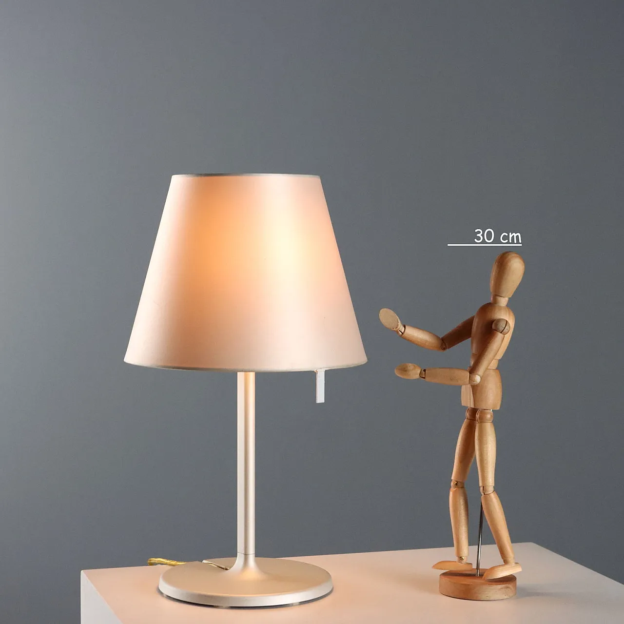 Lampada da tavolo con diffusore orientabile, '900 2