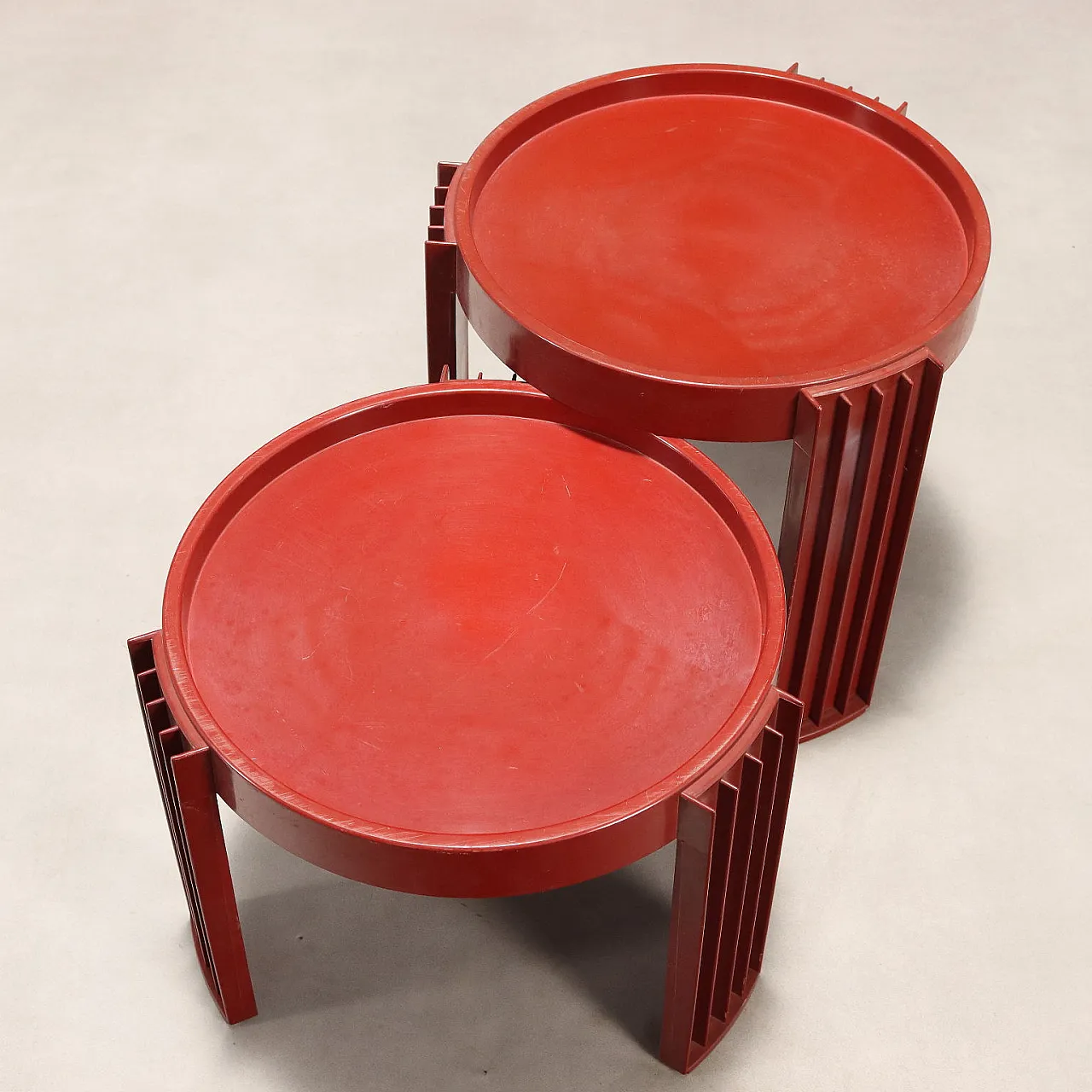 Pair of stackable plastic tables, 20th century 5