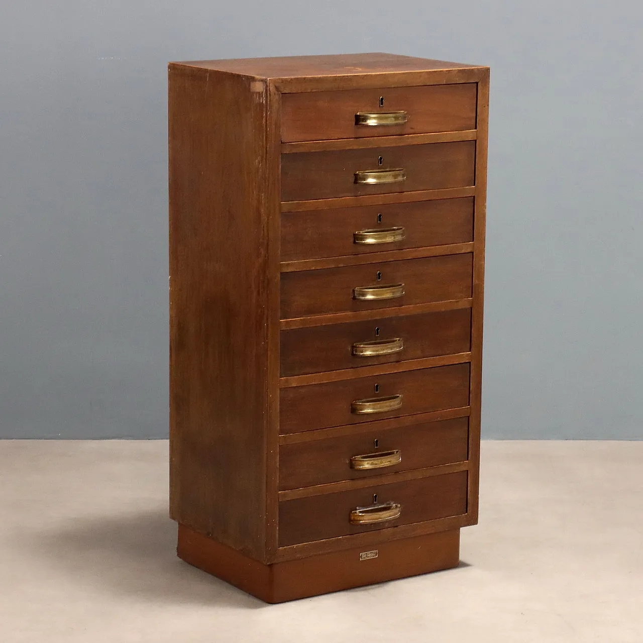 Cassettiera in impiallacciatura di pioppo e maniglie in ottone, '900 1