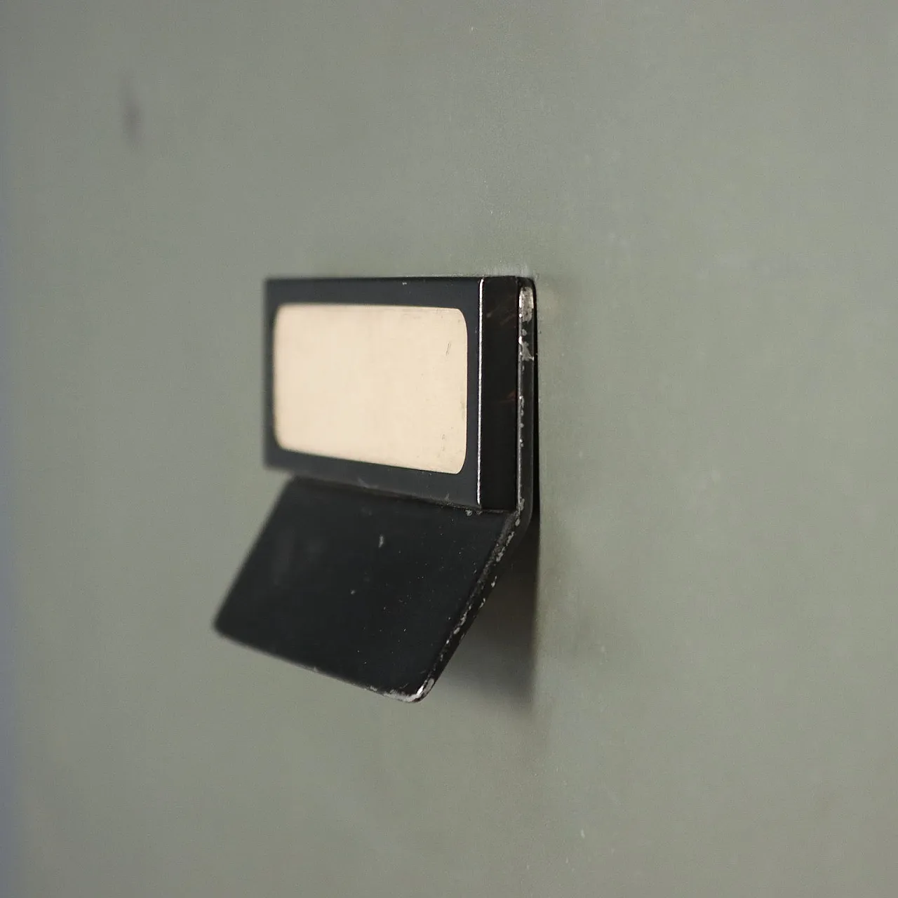 Gray metal filing cabinet with four drawers, late 20th century 7