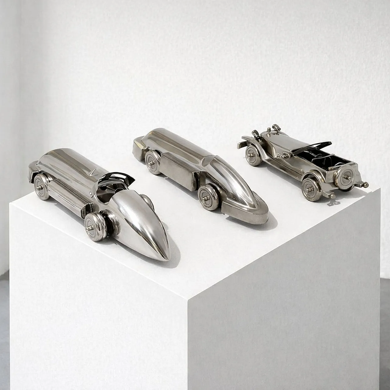 3 Italian Art Deco Futuristic Cast Metal Cars, 30s 7