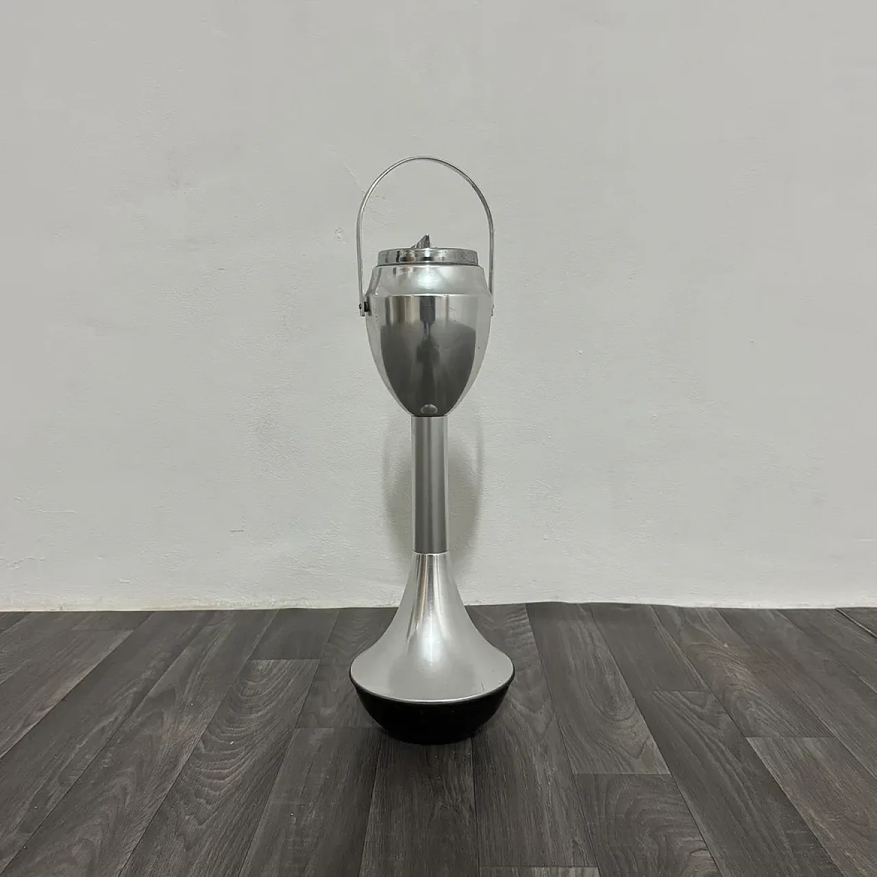 Space Age Caimi steel ashtray, 1970s 4