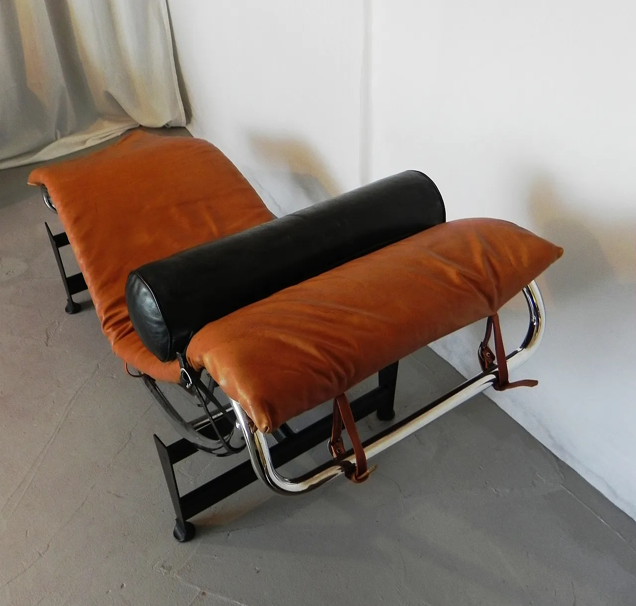 Bauhaus style chaise longue, 90s 14