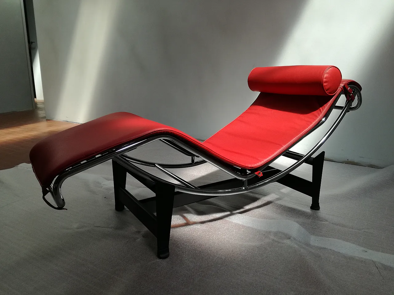 Bauhaus style chaise longue, 2000s 4