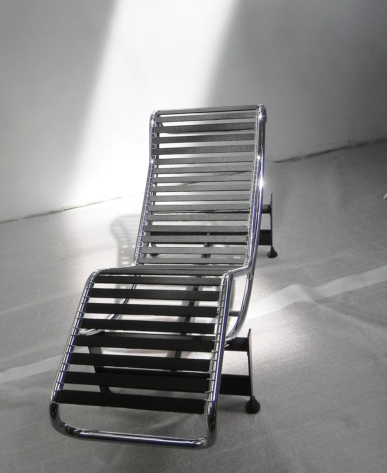 Bauhaus style chaise longue, 2000s 13