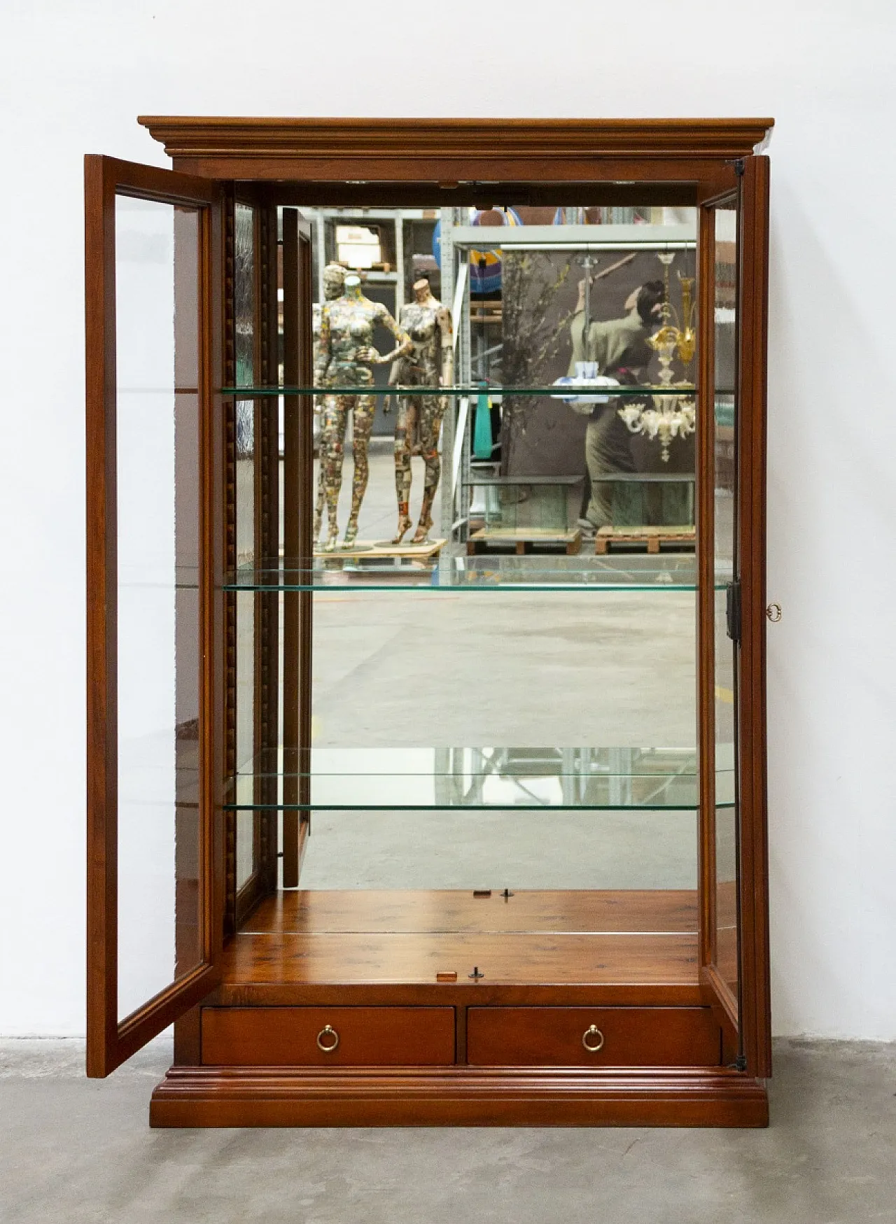 Walnut wood display case, 2000s 3