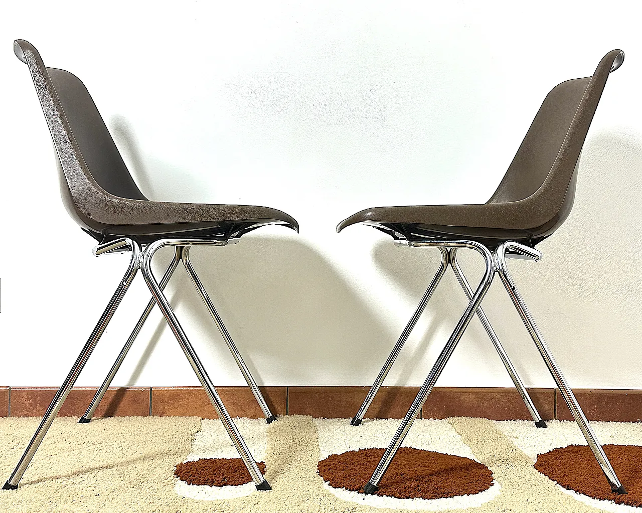 Pair of Polyprop chairs by Robin Day -Hille for Anonima Castelli, 70s 3