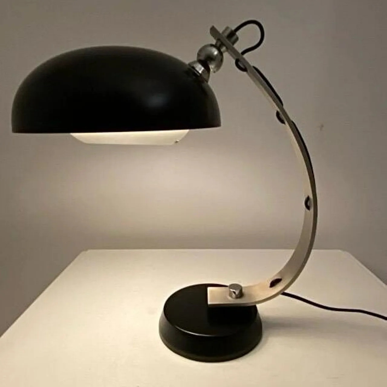 Table lamp attributed to Angelo Lelli for Arredoluce, 1970s 5