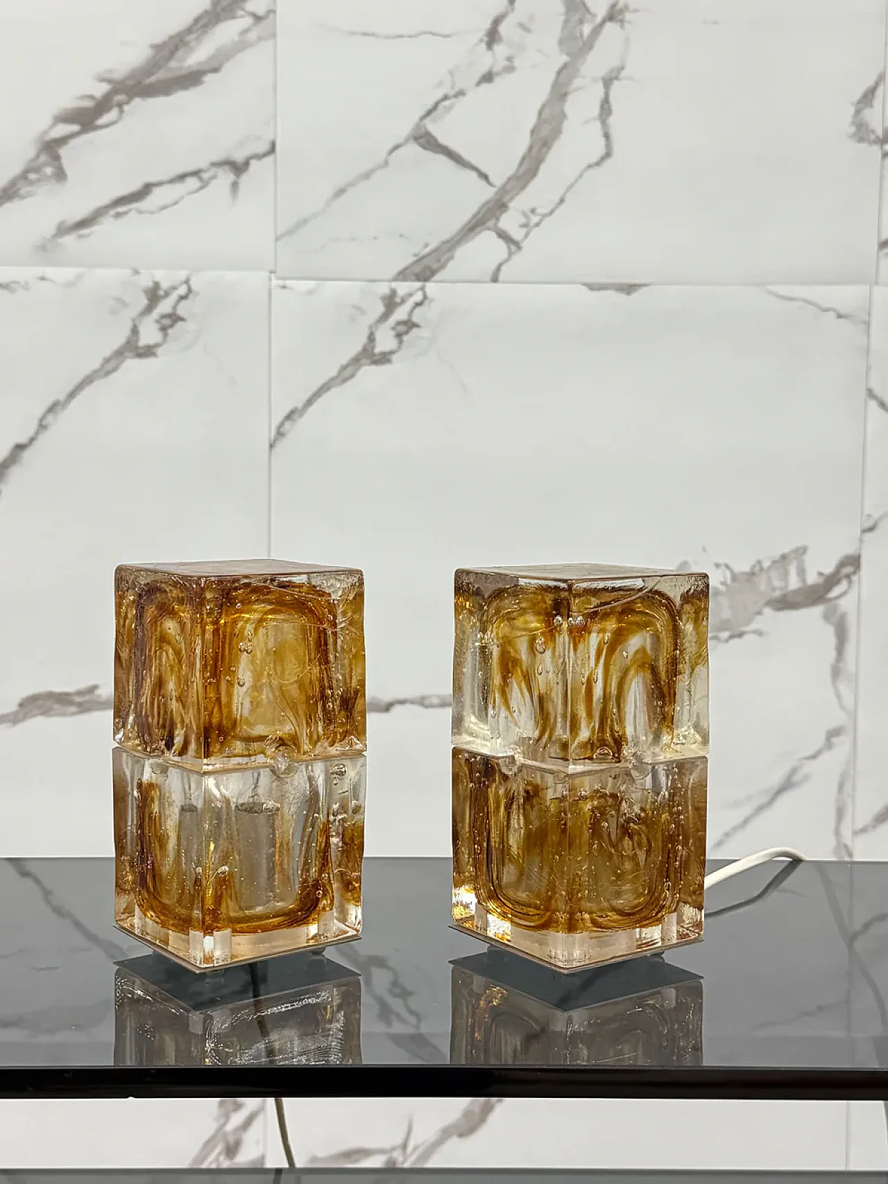 Pair of Cube table lamps, 1970s 8