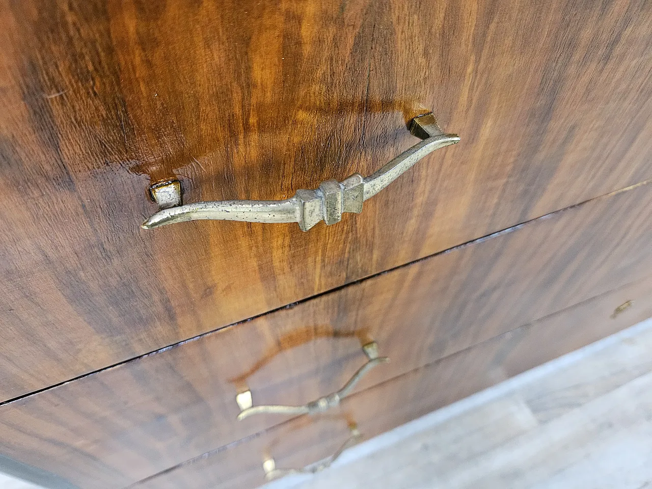 Art Decò chest of drawers in mahogany root, 50s 8