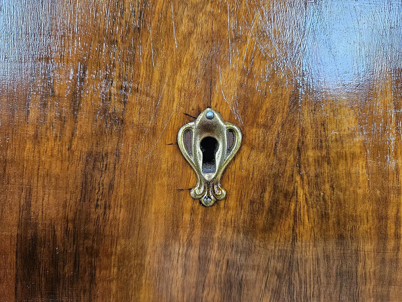 Art Decò chest of drawers in mahogany root, 50s 9