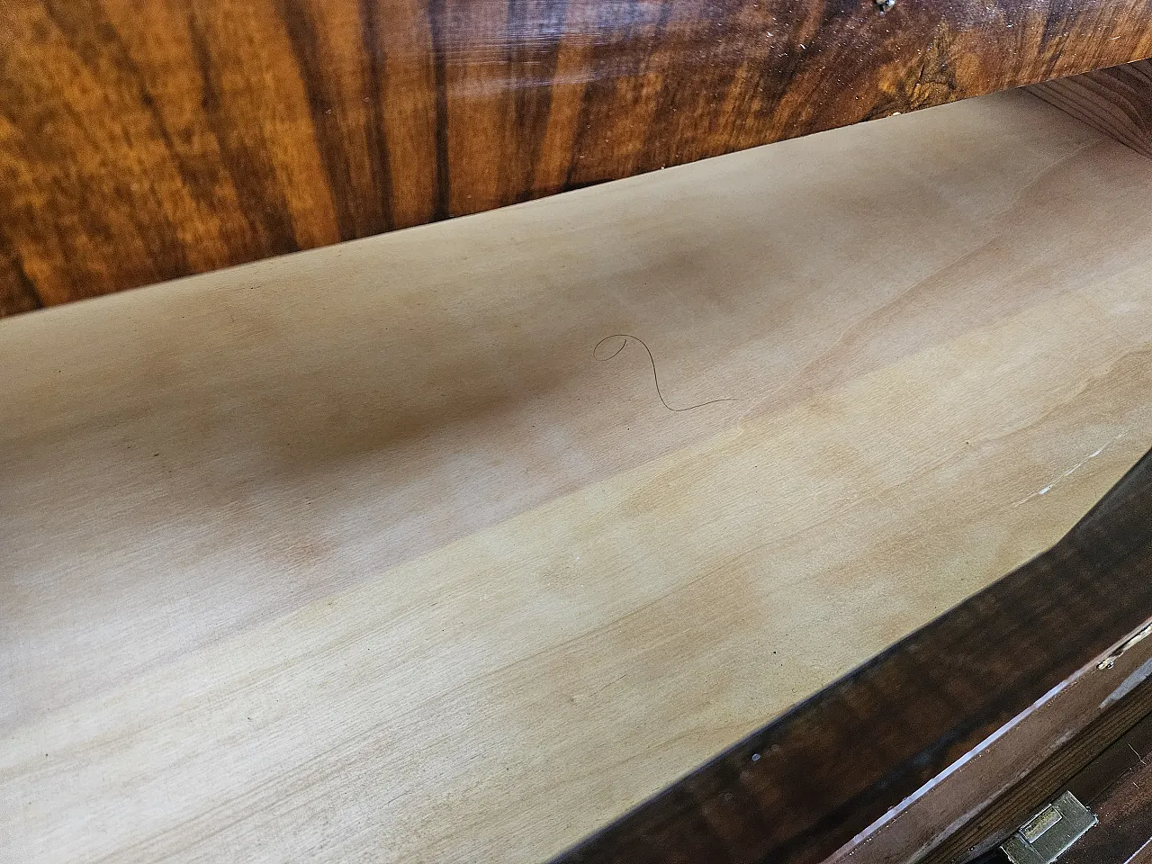 Art Decò chest of drawers in mahogany root, 50s 13