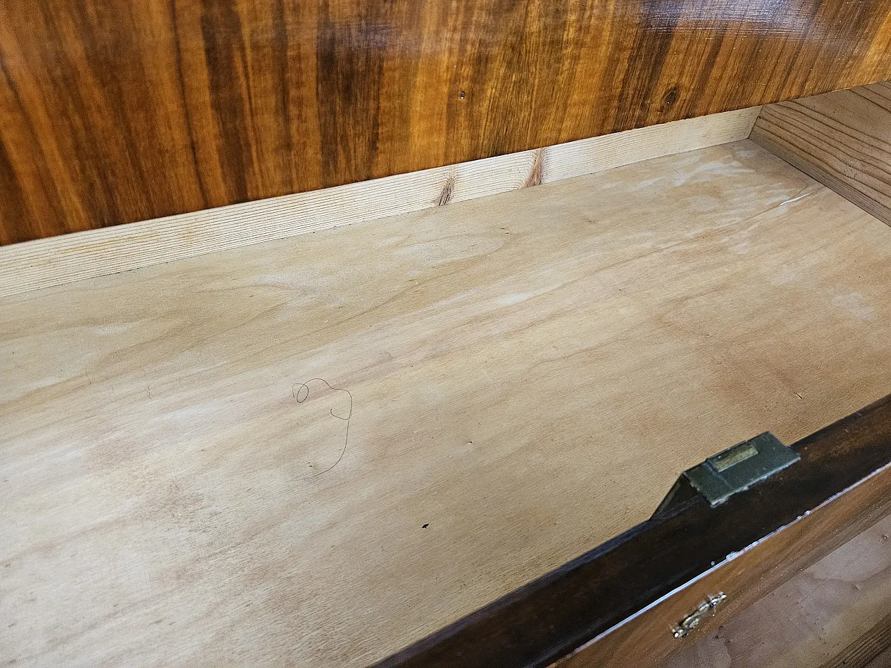 Art Decò chest of drawers in mahogany root, 50s 14