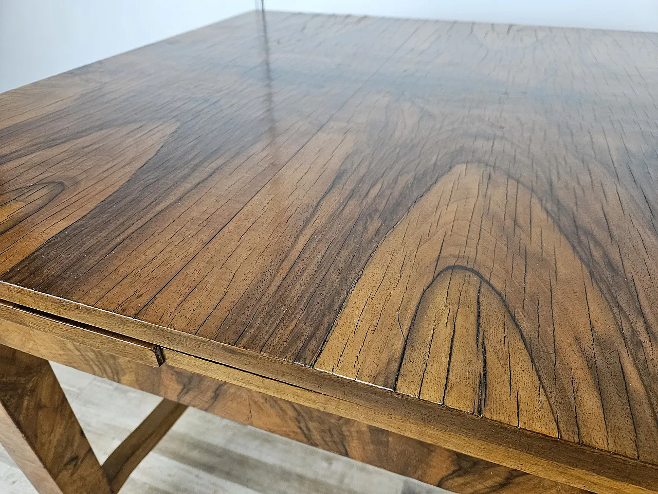 Art Deco table in olive root, 40s 7