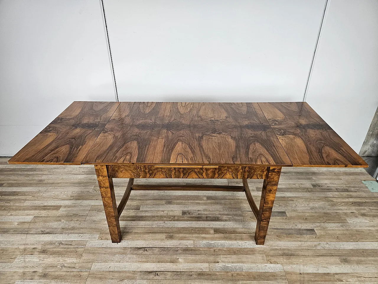 Art Deco table in olive root, 40s 10