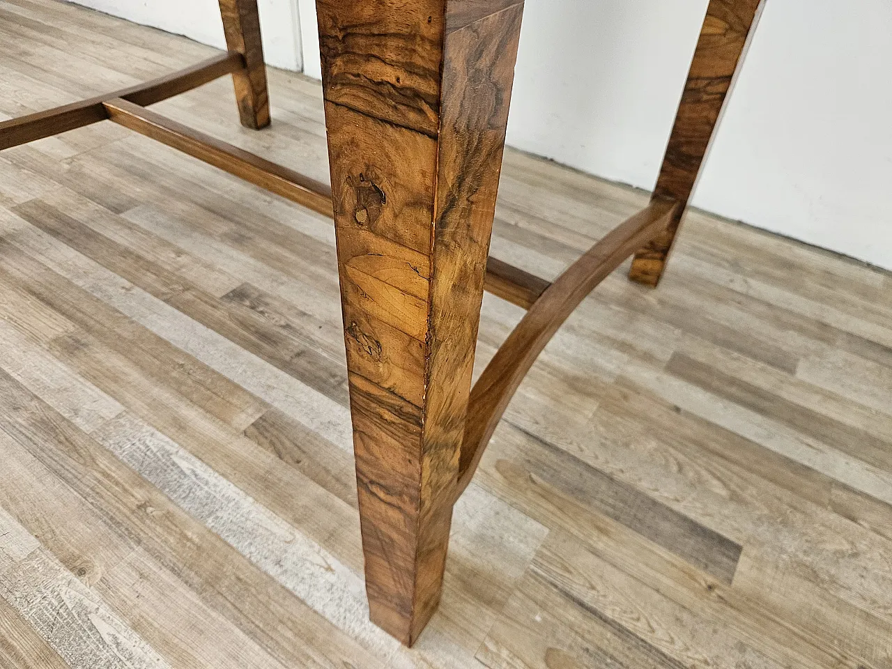 Art Deco table in olive root, 40s 17