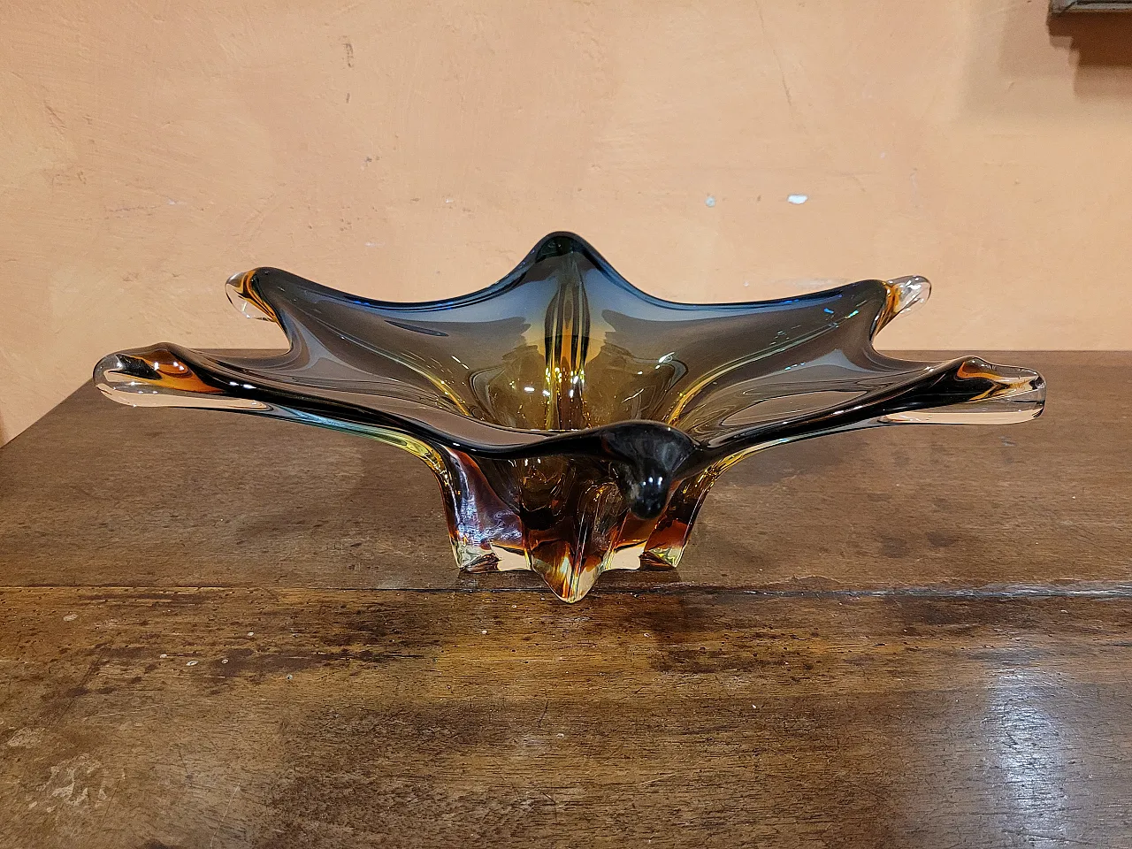 Centrotavola a sei punte in vetro blu e ambra, Murano 2