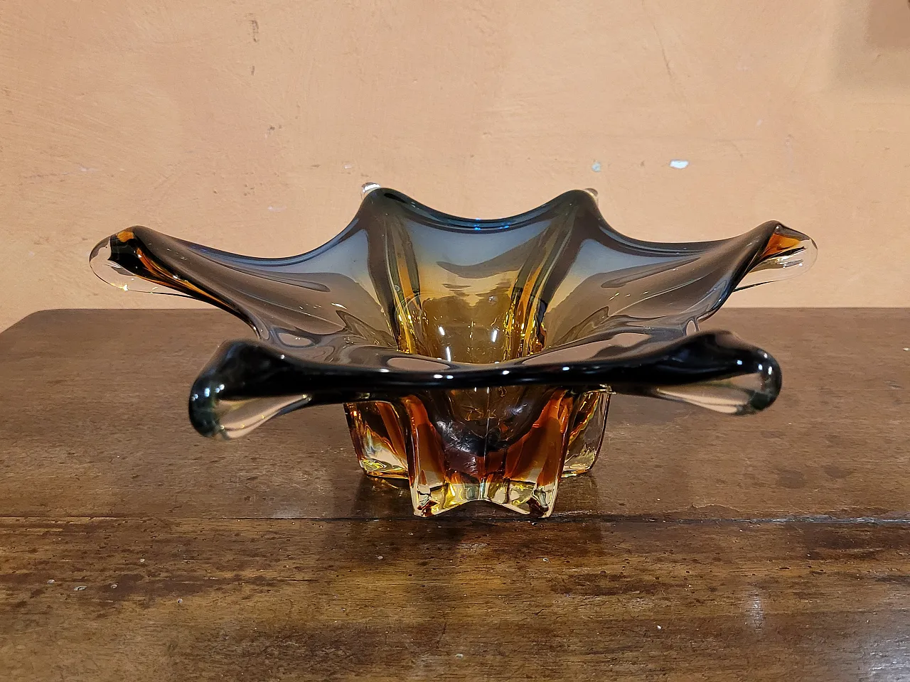 Centrotavola a sei punte in vetro blu e ambra, Murano 3