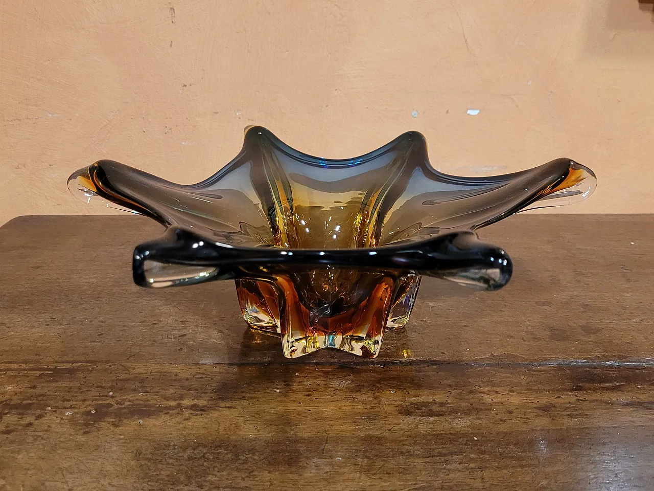 Centrotavola a sei punte in vetro blu e ambra, Murano 5