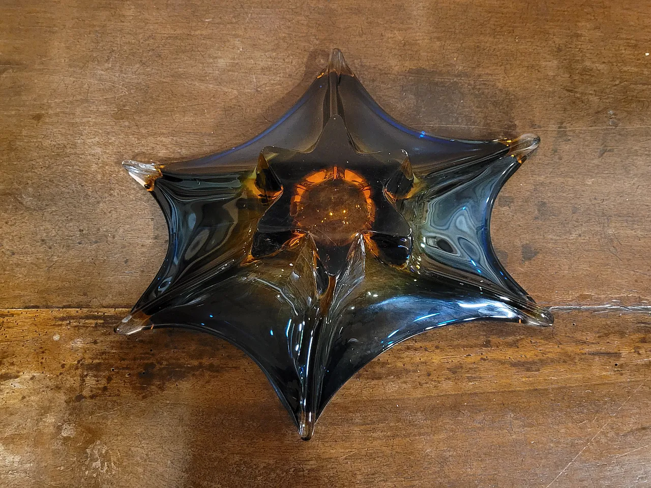 Centrotavola a sei punte in vetro blu e ambra, Murano 7