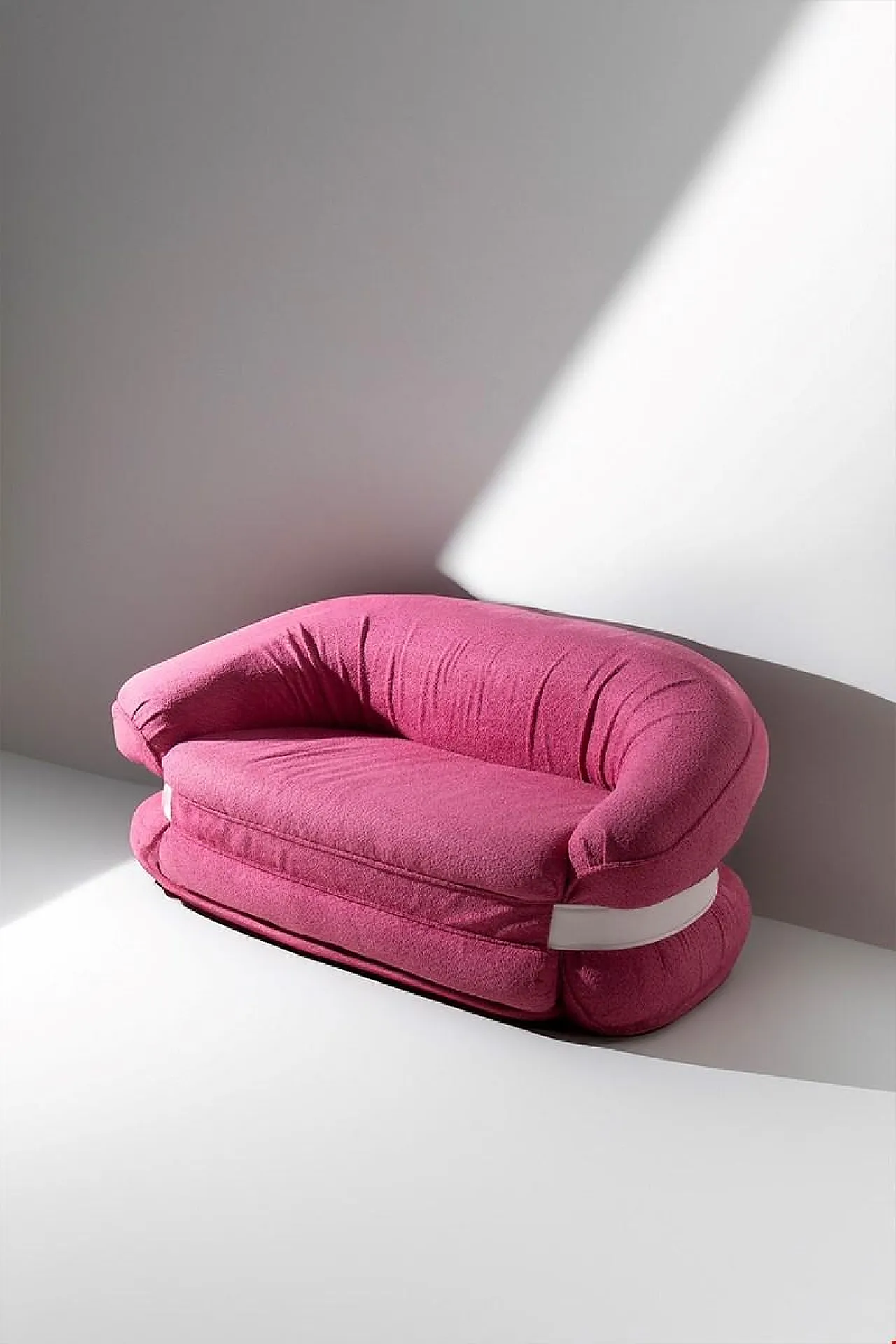 Fluide sofa Premiere in pink bouclé by Adriano Piazzesi, 1970s 2