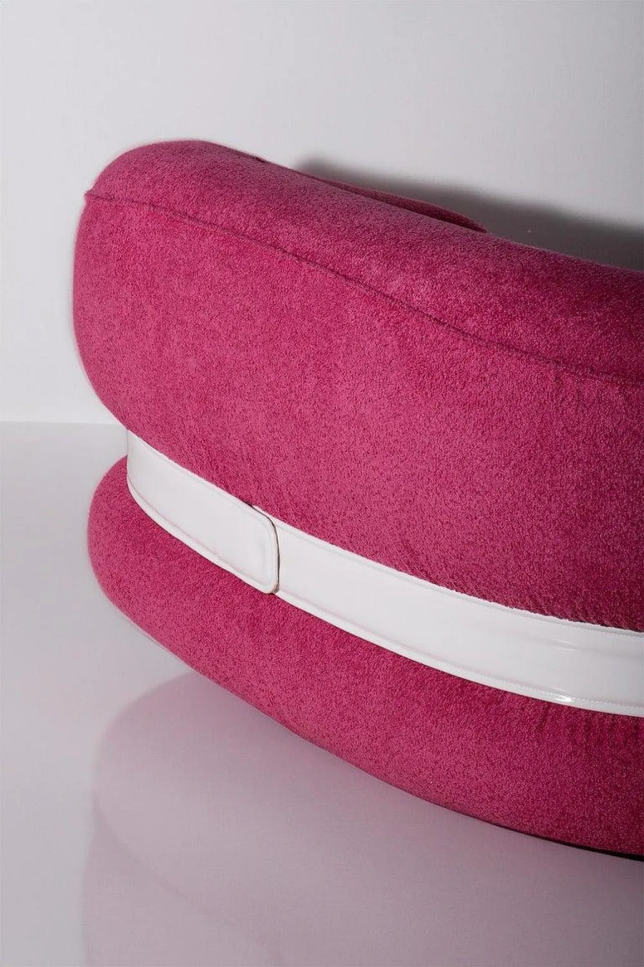 Fluide sofa Premiere in pink bouclé by Adriano Piazzesi, 1970s 4