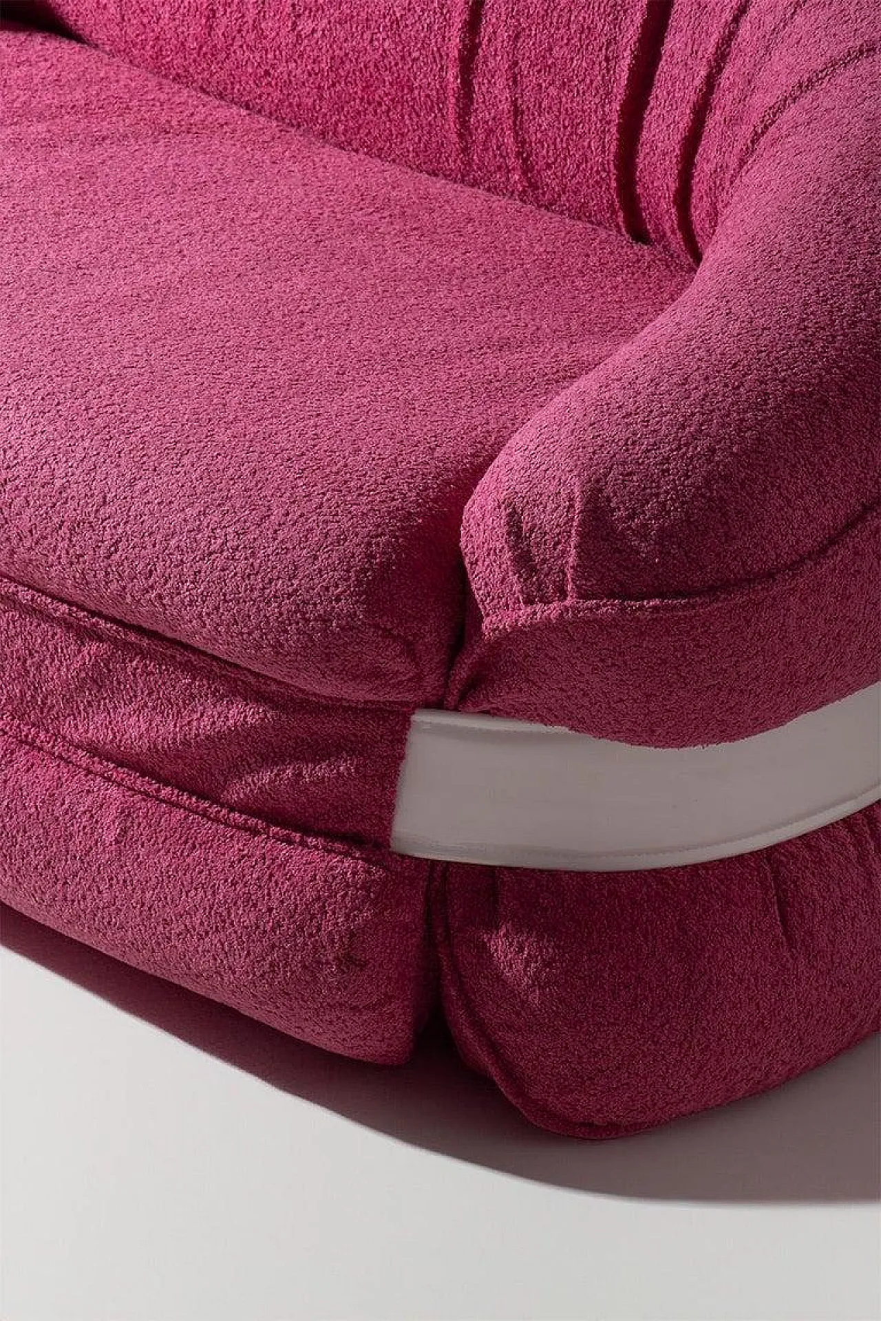 Fluide sofa Premiere in pink bouclé by Adriano Piazzesi, 1970s 8