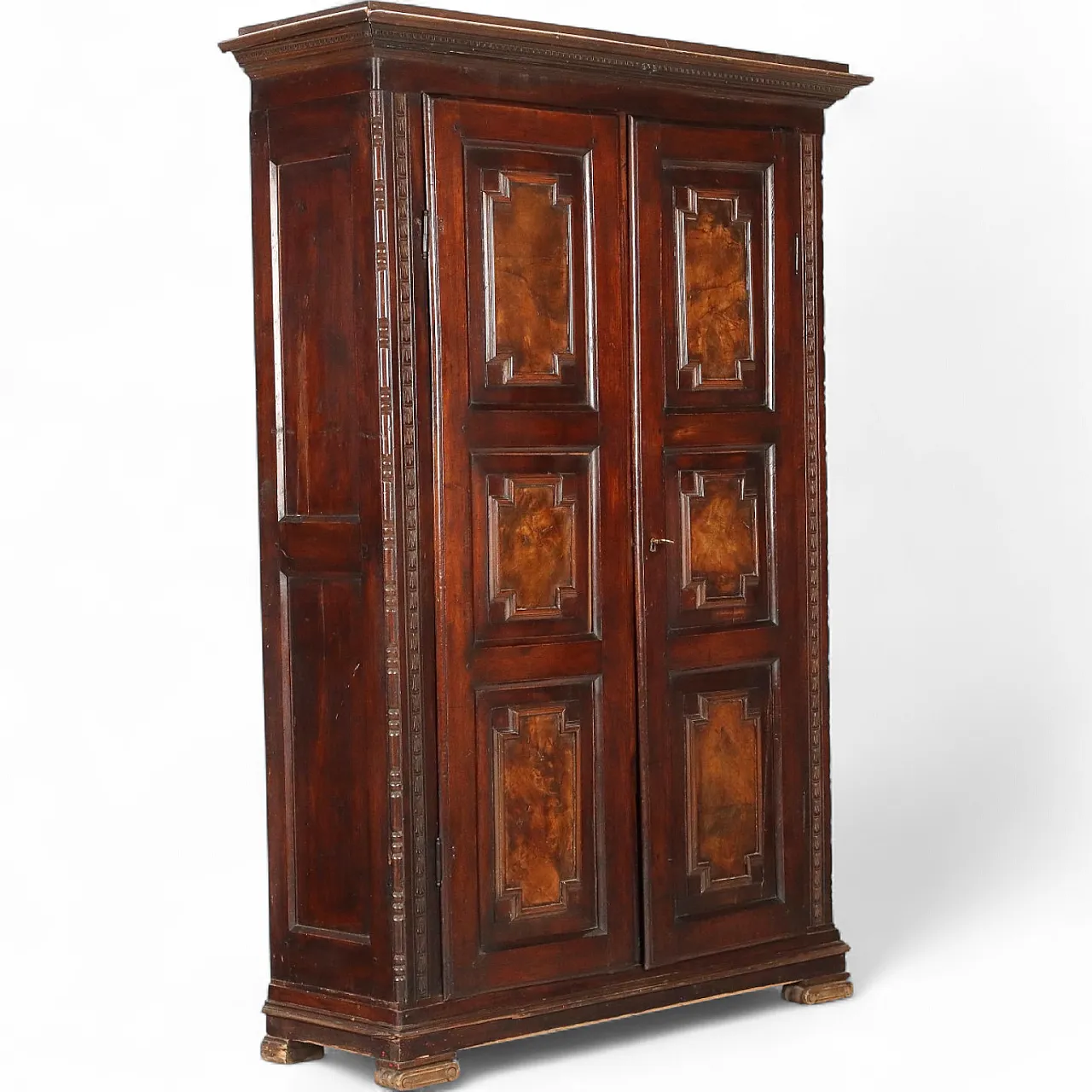 Armadio in noce, metà '800 11