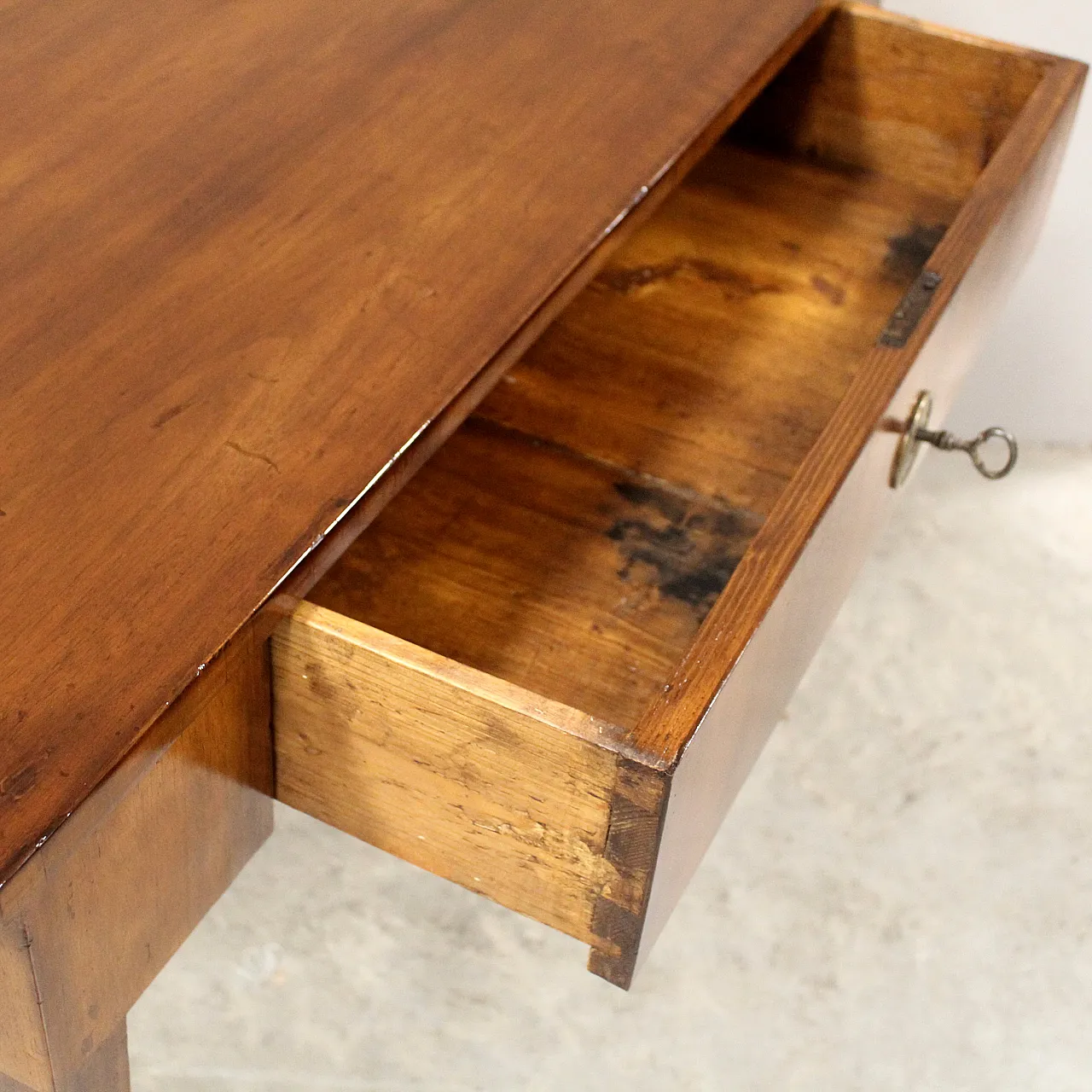 Direttorio console writing table in 19th century Italian walnut 8